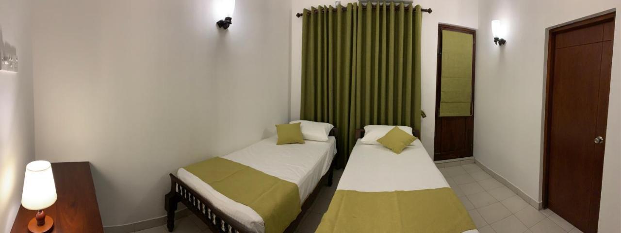 Hotel Elegance Oasis, Colombo 3 Esterno foto